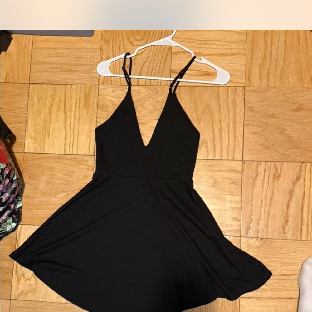 Tobi Black V-Neck Dress